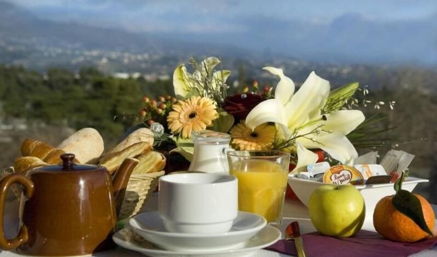 Food & Drinks 5, Hotel du Baou, Alpes-Maritimes