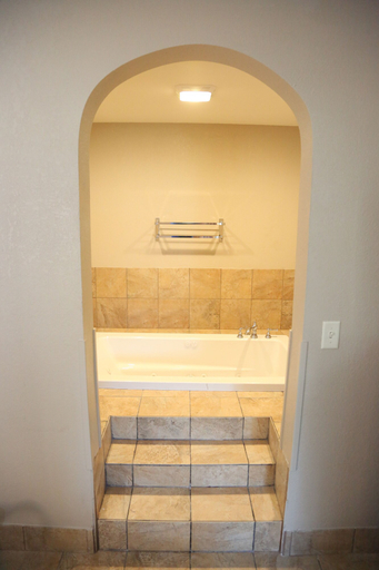Bathroom 4, Super 8 by Wyndham Portsmouth, Scioto