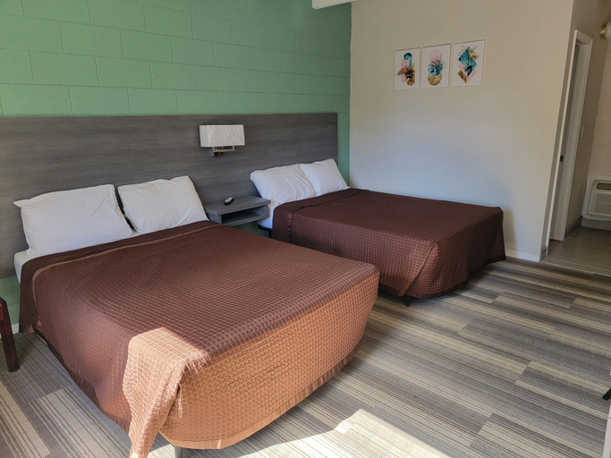 Bedroom 4, Budget Inn Winter Haven, Polk