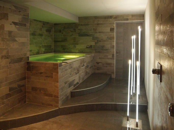 Bathroom 3, Logis Hotel Au Cerf D'Or, Bas-Rhin