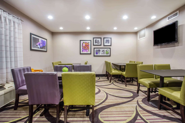 Food & Drinks 5, La Quinta Inn by Wyndham Oshkosh, Winnebago