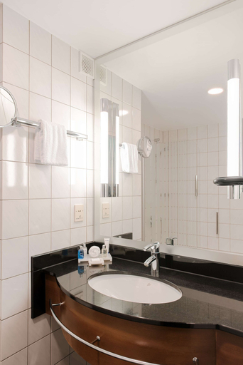 Bathroom 5, Radisson Blu Hotel Dortmund, Dortmund