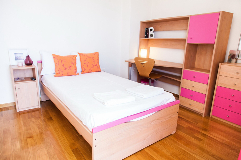Room 4, Cozy penthouse in Athens w amazing view, Attica
