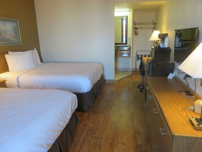 Bedroom 3, Baymont by Wyndham Fargo, Cass