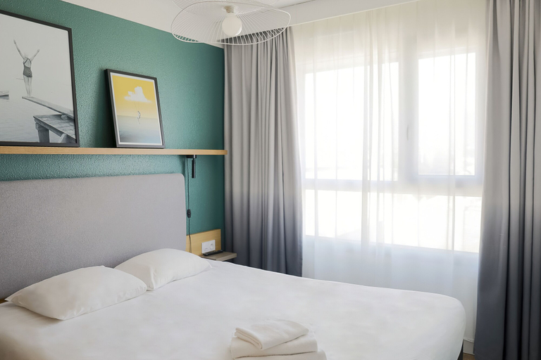 Bedroom 3, Aparthotel Adagio Annecy Centre, Haute-Savoie