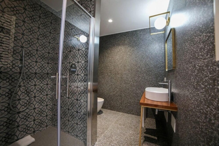 Bathroom 5, 20 MIGLIA BOUTIQUE HOTEL, Catania