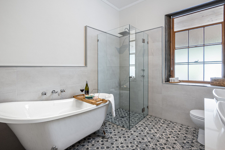Bathroom 3, Reillys Wines Heritage Cottages, Clare and Gilbert Valleys