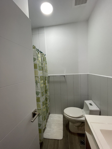 Bathroom 3, Narama zona 13, ZONA 14
