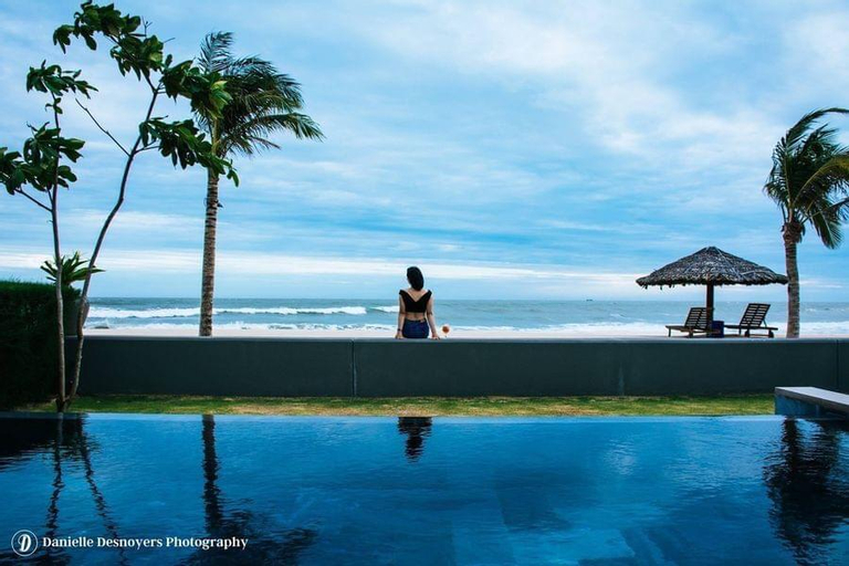 Beachfront 4 Bedrooms villa Sanctuary Ho Tram, Xuyên Mộc