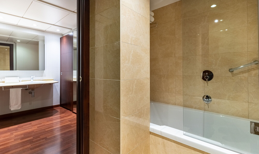 Bathroom 4, Hotel Gran Ultonia, Girona