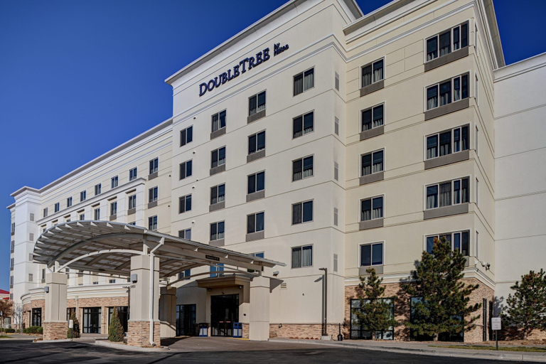 Exterior & Views 2, DoubleTree by Hilton Denver International Airport, Denver