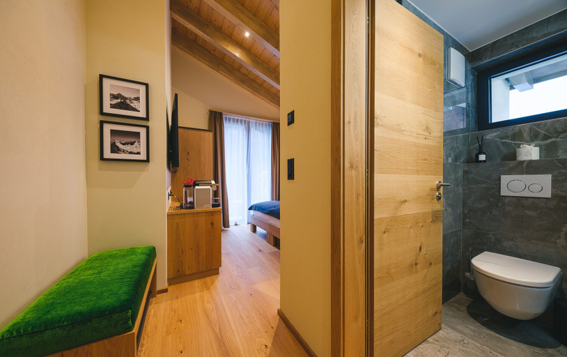 Bathroom 3, Hotel Tannenhof, Visp