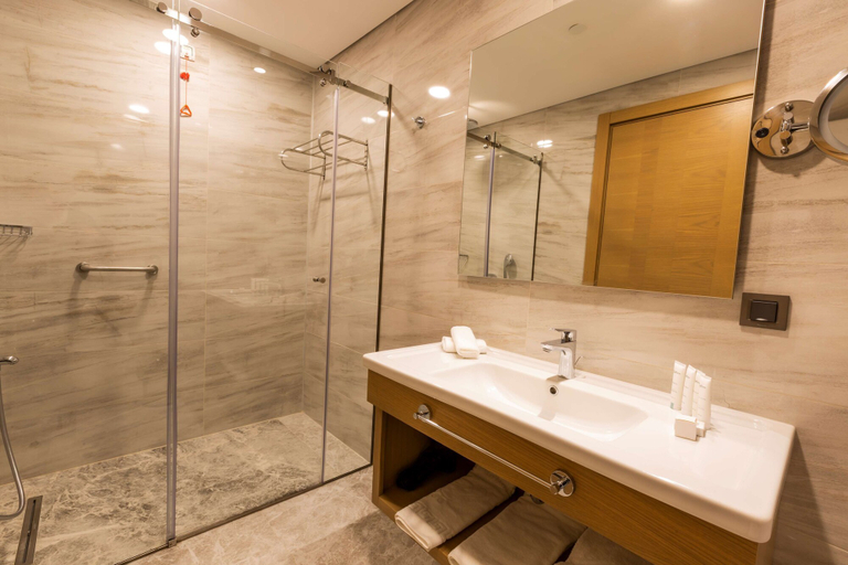 Bathroom 5, Radisson Hotel Istanbul Harbiye, Beşiktaş