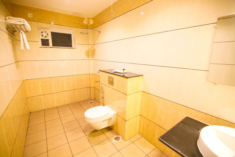 Bathroom 4, HM Resort, Mandya