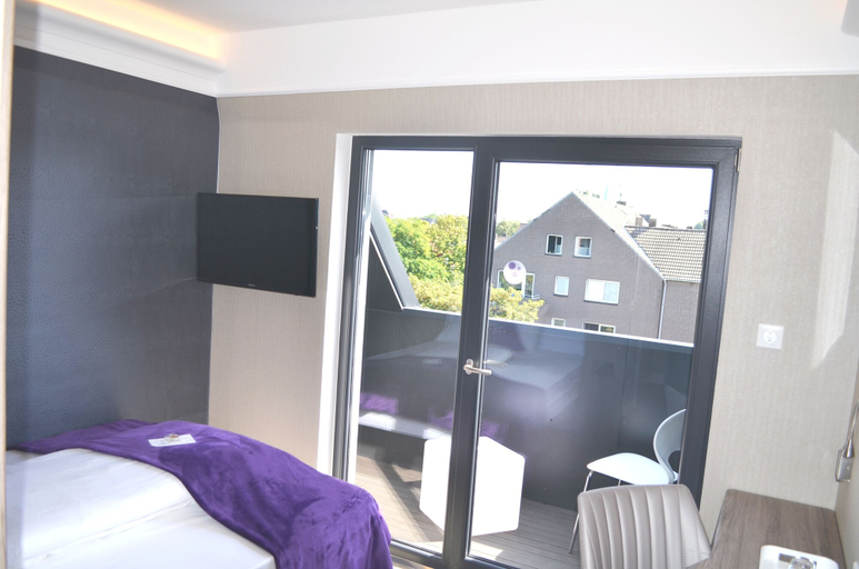 Bedroom 5, PLAZA INN stays design Dortmund, Dortmund