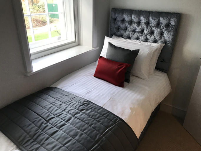Bedroom 2, Cavendish House, Slough