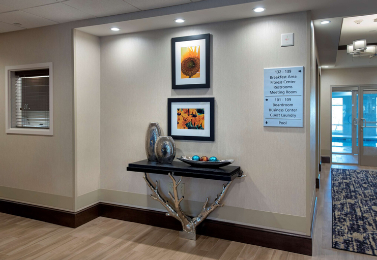 Public Area 3, Hampton Inn by Hilton New Paltz, Ulster
