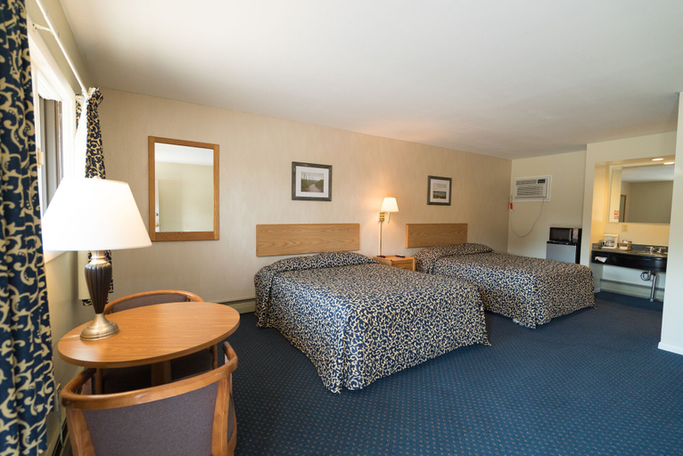 Bedroom 3, Inn at the Alpine, Manistee