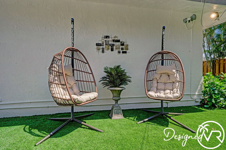 Others 5, Modern Chic 7-BR with Pool & Gameroom, Broward