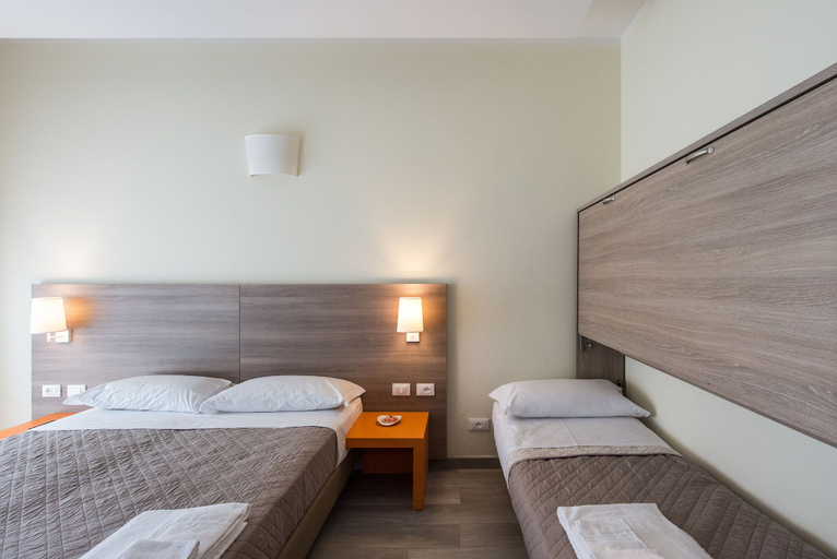 Bedroom 4, San Felice 135 - 2, Bologna