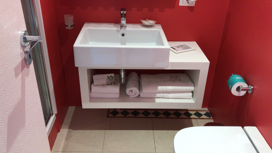 Bathroom 5, Sorrento ResArt Suite, Napoli