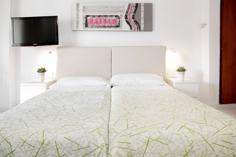 Bedroom 3, Apal Chinasol, Granada