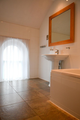 Bathroom 5, Regent Hotel, Doncaster