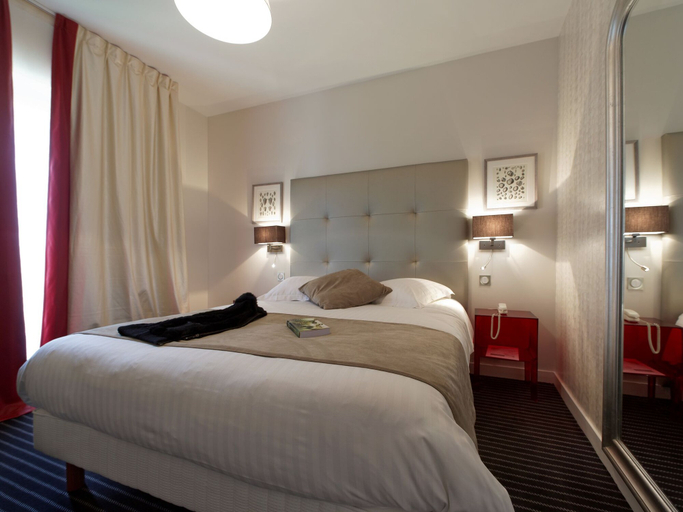 Bedroom 3, Hôtel La Résidence, Finistère