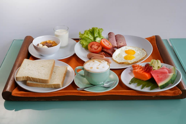 HARRIS Hotel Sentul City - Food & Drinks