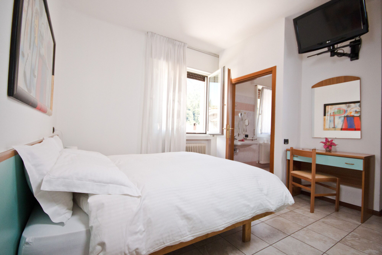 Bedroom 4, Hotel Martinelli, Trento