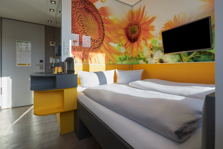 Bedroom 3, Buddy Hotel, München
