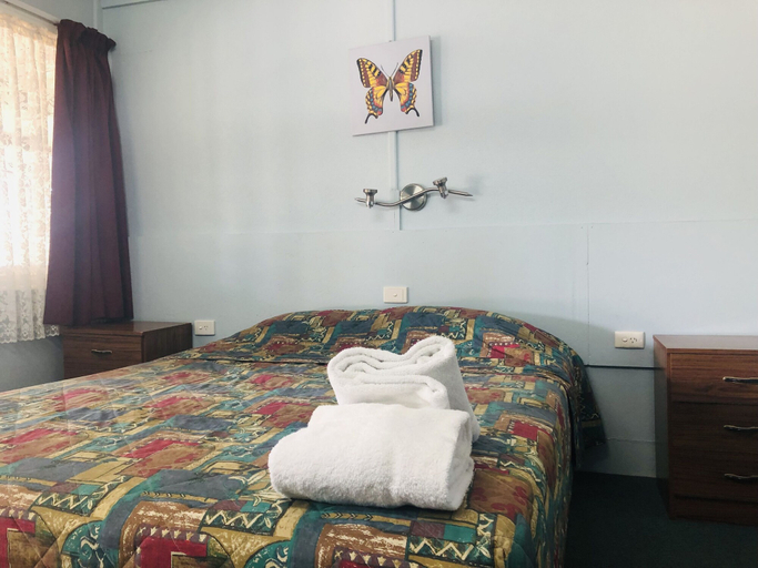 Bedroom 3, Y Motels Kingaroy, Kingaroy