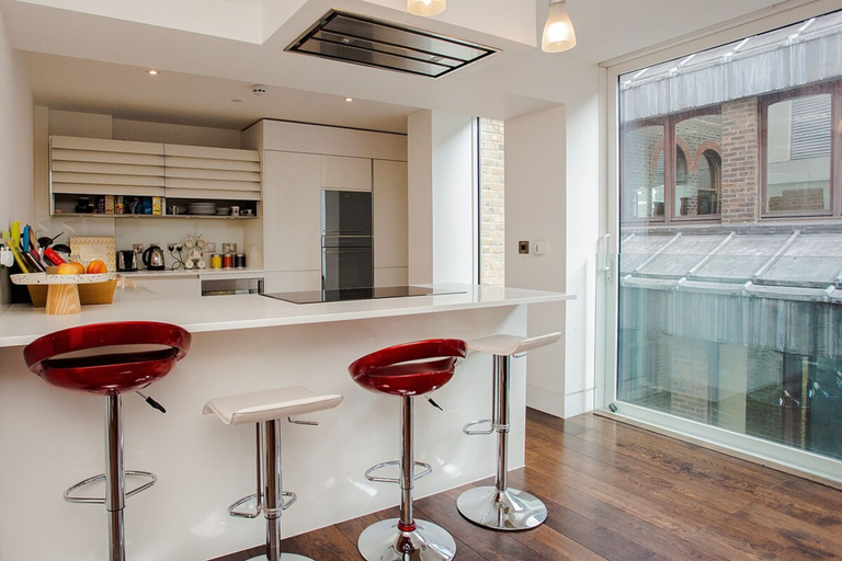 Others 5, Exquisite 2 Bedroom Apartment In Bank, London
