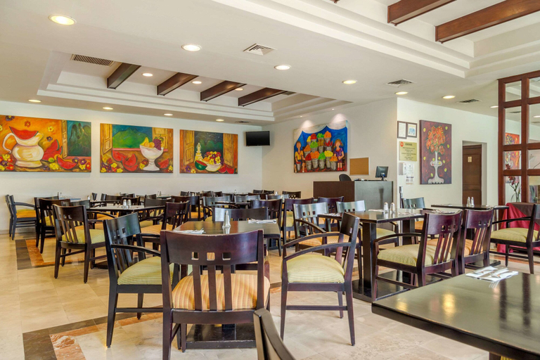 Food & Drinks 5, Quality Inn Monterrey La Fe, Guadalupe
