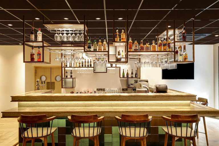 Food & Drinks 5, Lemon Tree Premier, Delhi Airport, Delhi