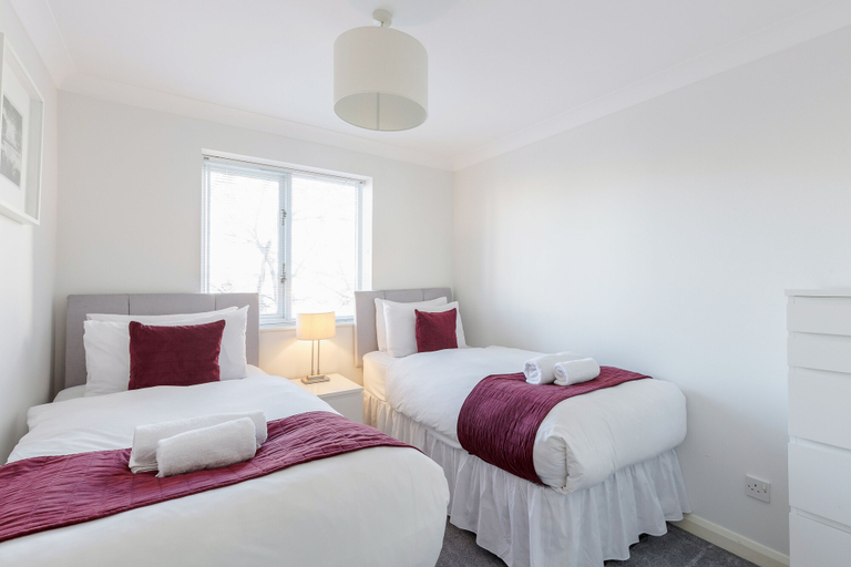 Bedroom 2, Roomspace Apartments - Regents Court, London