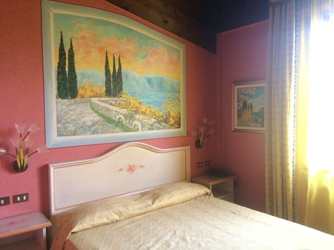 Bedroom 3, Bolero, Brescia