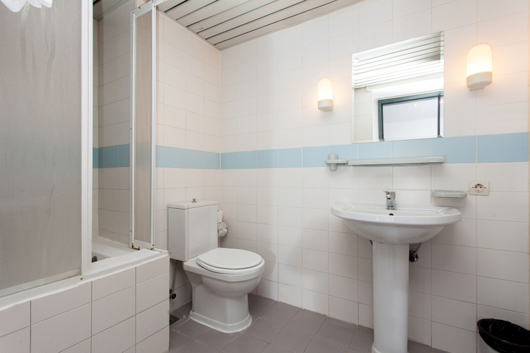 Bathroom 3, Amaks Safar Hotel, Vysokogorskiy rayon