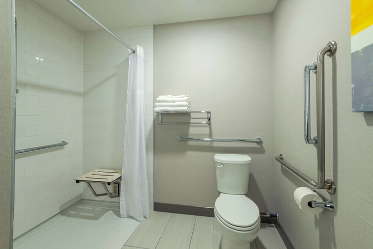 Bathroom 4, Comfort Inn and Suites, Frontenac