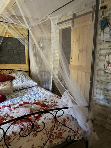 Bedroom 3, La suite inoubliable Avec jacuzzi, Var