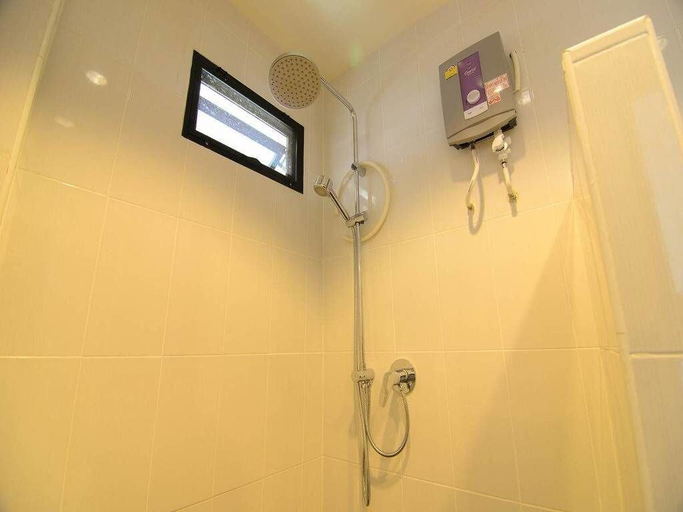 Bathroom 3, Ban U Thong Accommodations, Phra Nakhon Si Ayutthaya