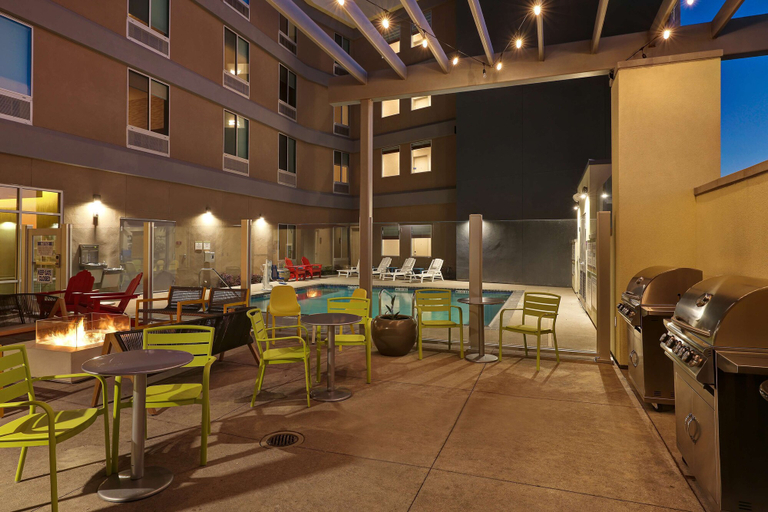 Food & Drinks 5, Home2 Suites by Hilton Turlock, CA, Stanislaus
