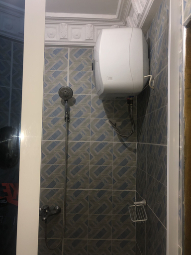 Bathroom 5, Riklyn Hotel, Tema