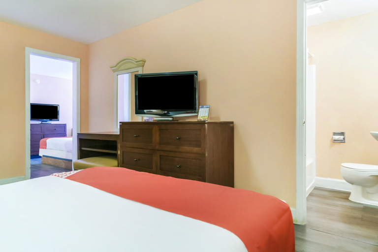 Bedroom 4, OYO Hotel Myrtle Beach Kings Hwy, Horry
