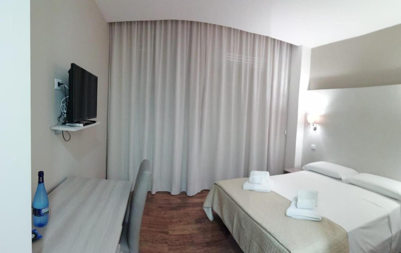 Bedroom 5, B&B Erifra' Piccolo Hotel, Cosenza