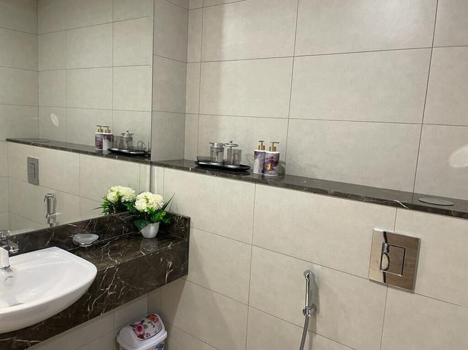 Bathroom 2, 401 LUXURY 2BHK APARTMENT WITH MAID ROOM, Dubai
