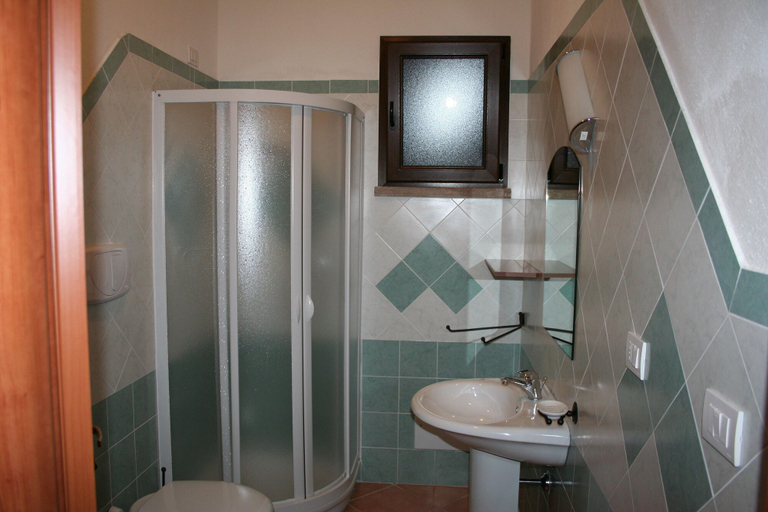 Bathroom 5, Hotel La Fattoria, Sassari