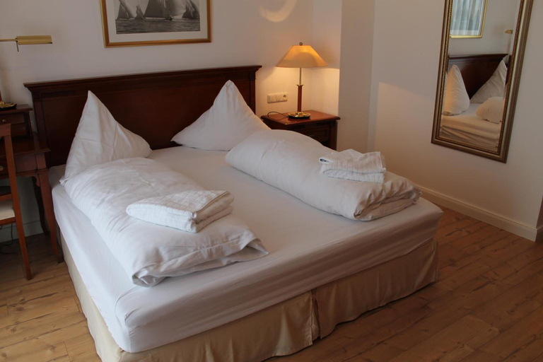 Bedroom 2, Vier Jahreszeiten Bensersiel, Wittmund
