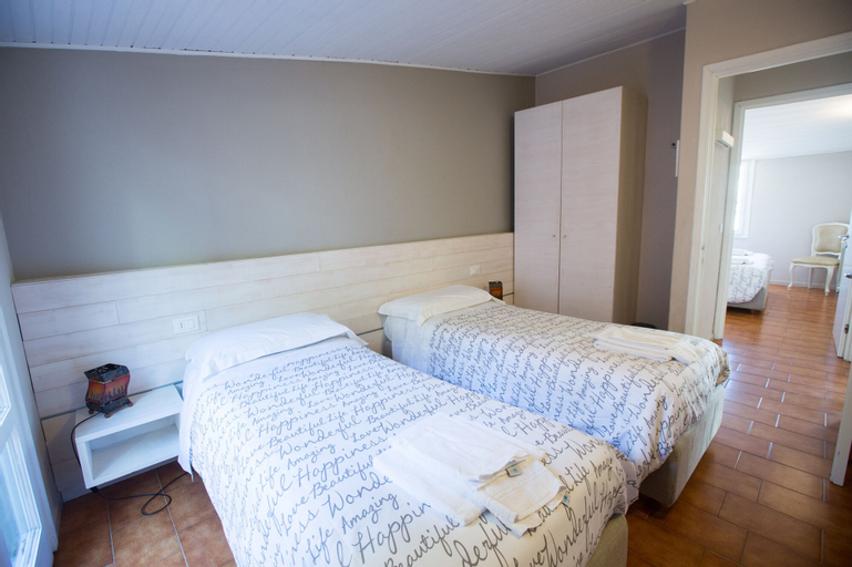 Bedroom 5, Alla Marina Affittacamere, La Spezia