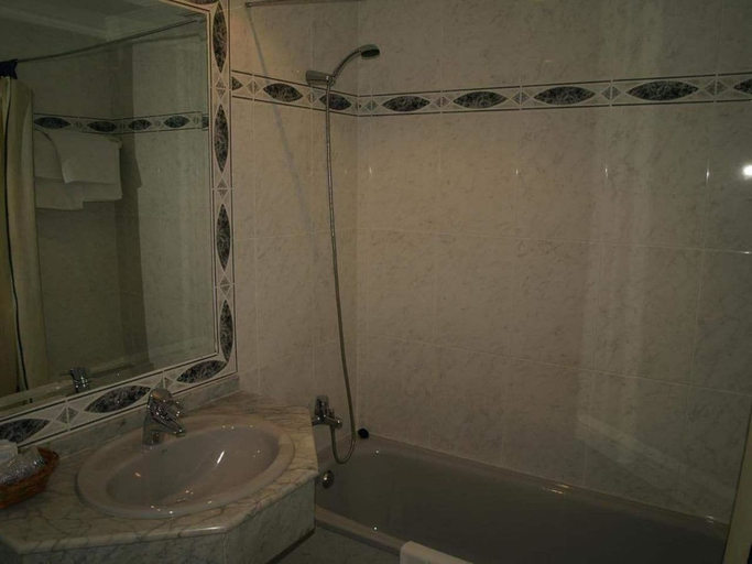 Bathroom 5, Hotel San Jorge, Cádiz